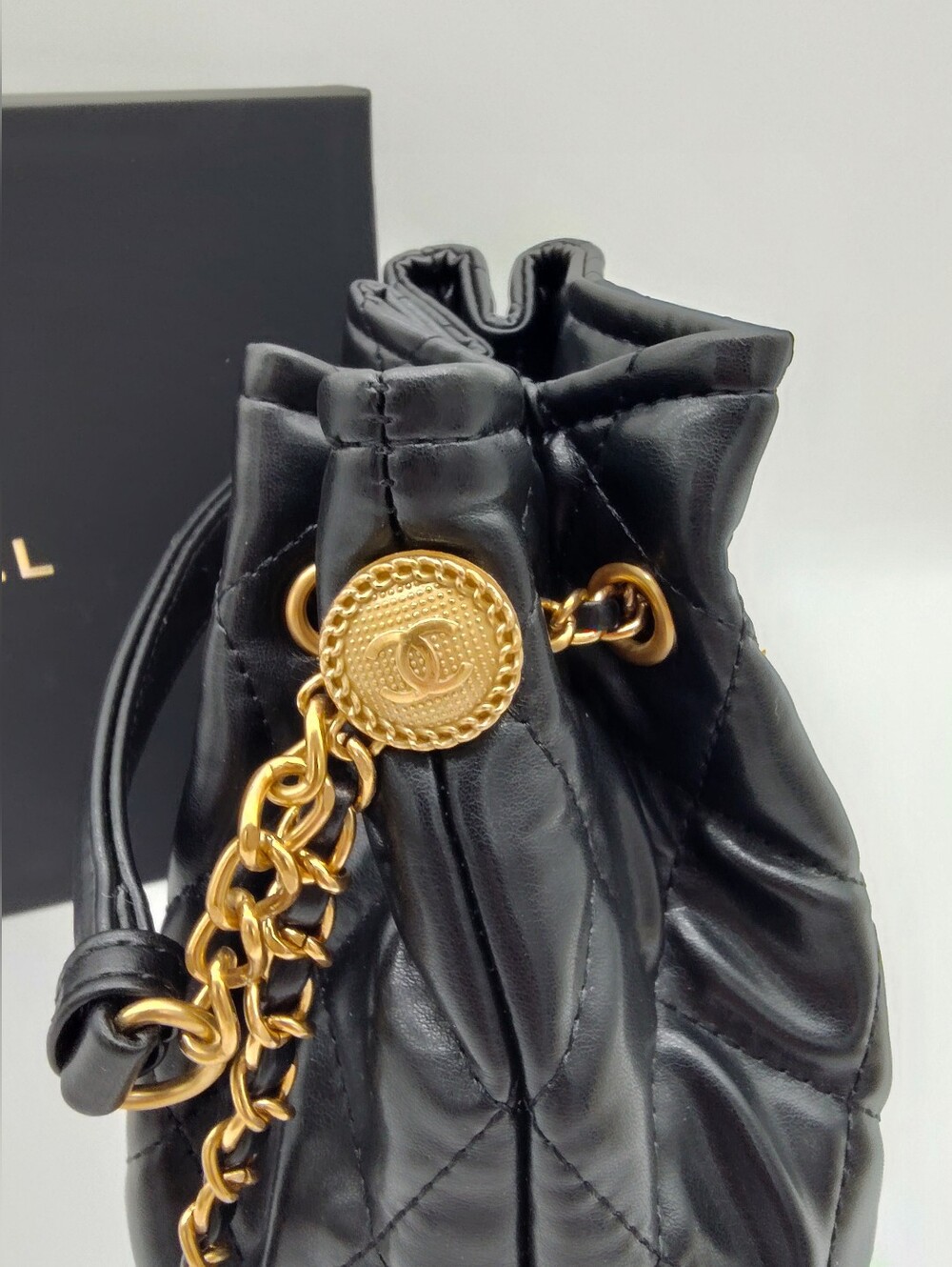 CHANEL Makeup Quilted Bucket Bag Black Gold Chain Vanity Crossbody Bag GWP NIB - Picture 4 of 10